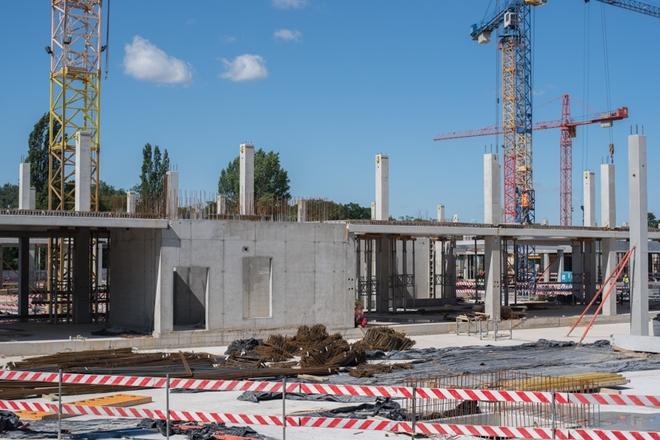 Przy Legnickiej rośnie kompleks biurowy. Pierwsze trzy budynki będą gotowe w przyszłym roku [FOTO]