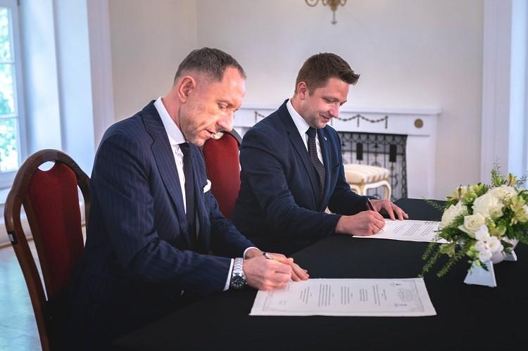 Wrocławska Akademia Muzyczna podpisała umowę o współpracy z gminą Duszniki-Zdrój