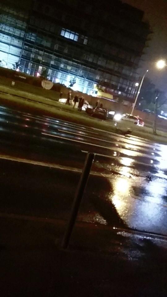 Wiemy, kto rozwalił słup trakcyjny na Legnickiej. Utrudnienia w ruchu MPK do środy