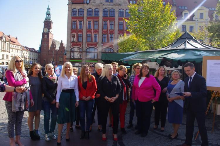 Koalicja Obywatelska obiecuje wrocławiankom InVitro, 24-godzinnego ginekologa i równe płace
