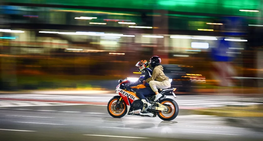Motory w centrum Wrocławia nie dają ludziom żyć