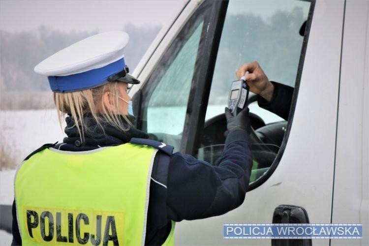 Dwa razy więcej pijanych kierowców. Pracowity weekend wrocławskich policjantów