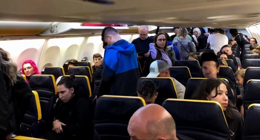 Pijane kobiety rozpętały potężną awanturę w samolocie Ryanair z Wrocławia