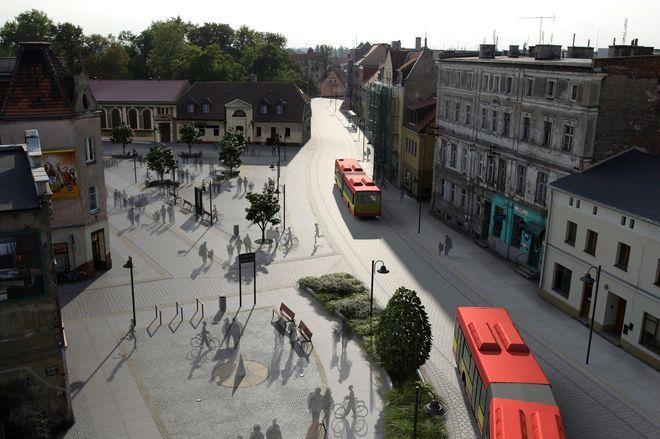 Zamknęli rynek Psiego Pola dla samochodów