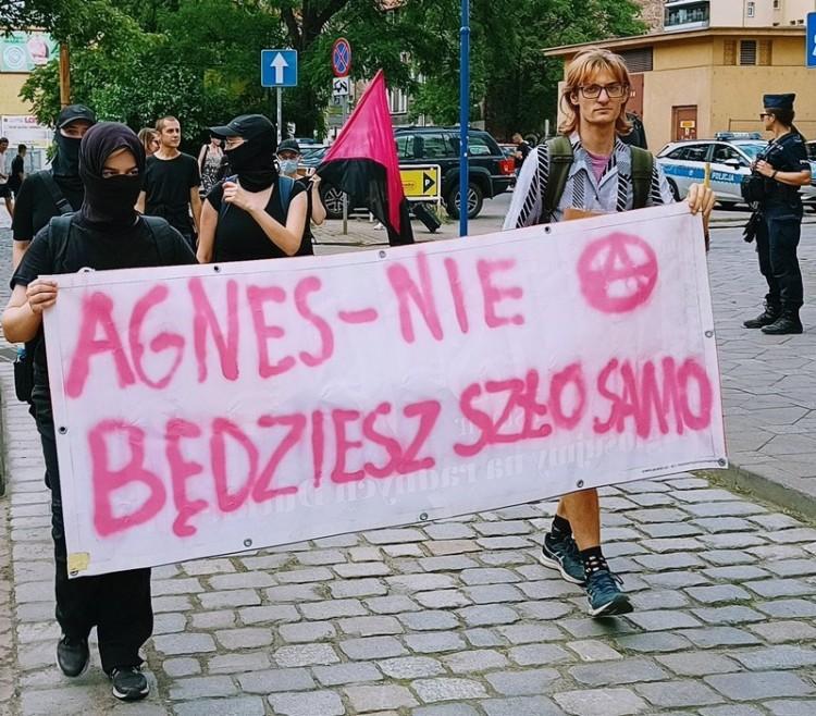 Gwałt na komisariacie? Odbyła się pikieta wsparcia dla ofiary