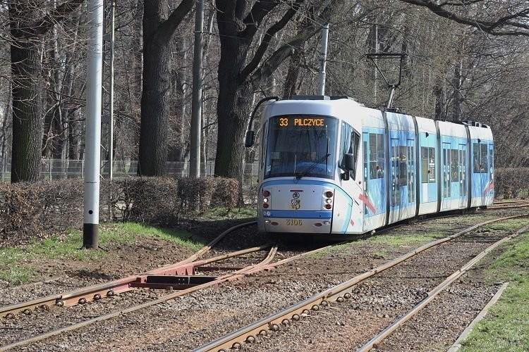 Naprawa torowiska na moście Grunwaldzkim. Tramwaje kursują objazdami