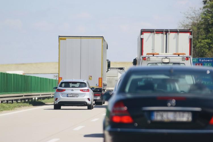 Karambol na autostradzie A4. Zderzyło się pięć pojazdów