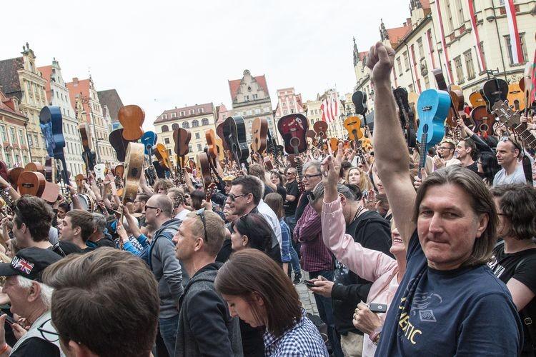 We Wrocławiu znów pobito Gitarowy Rekord Guinnessa! [ZDJĘCIA,WIDEO]