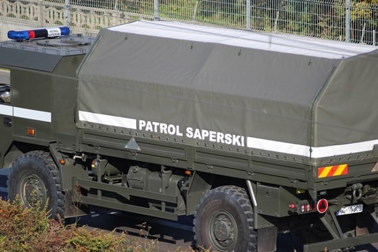 Wrocław: Groźne znalezisko na podwórku, na miejscu policja i saperzy