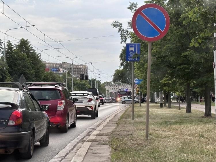Wrocław: Tramwaj zderzył się z samochodem. Dwie osoby ranne