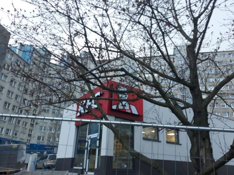 Nowa restauracja KFC we Wrocławiu. Sąsiedzi obawiają się... zapachu [ZDJĘCIA]