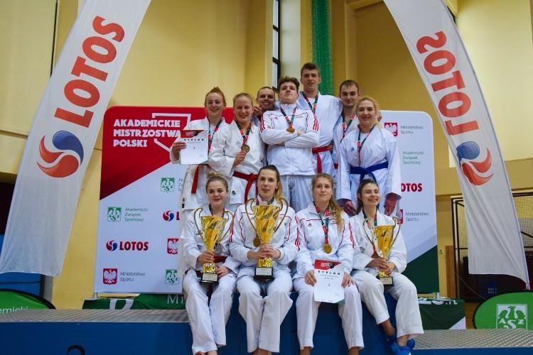 Wrocławski Uniwersytet Przyrodniczy triumfuje w Akademickich Mistrzostwach Polski w karate