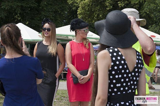 Autorska moda i wielki świat wyścigów konnych