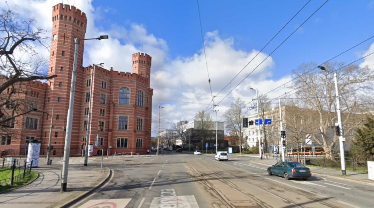 Wrocław: Na Podwalu zepsuły się zwrotnice. Utrudnienia w weekend na kilku liniach