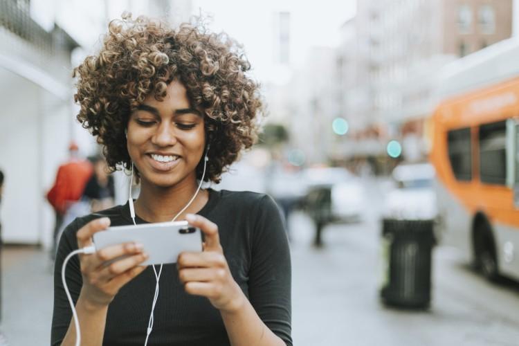 Na co zwrócić uwagę wybierając nowy smartfon?