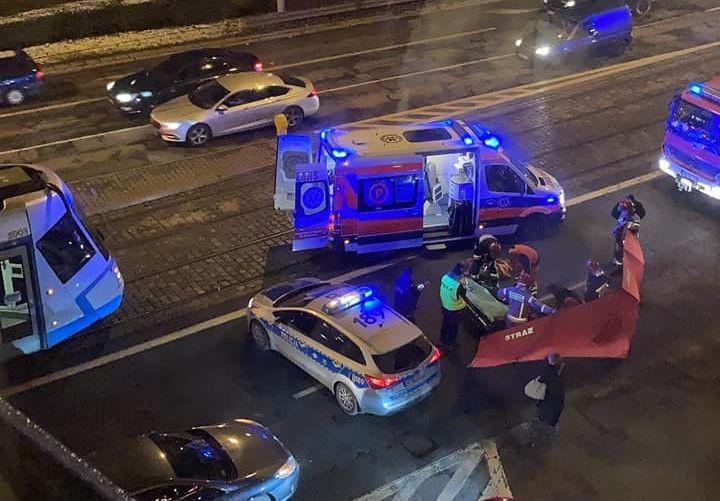 Wypadek na Pomorskiej. Kierująca osobową toyotą potrąciła rowerzystę [ZDJĘCIA]