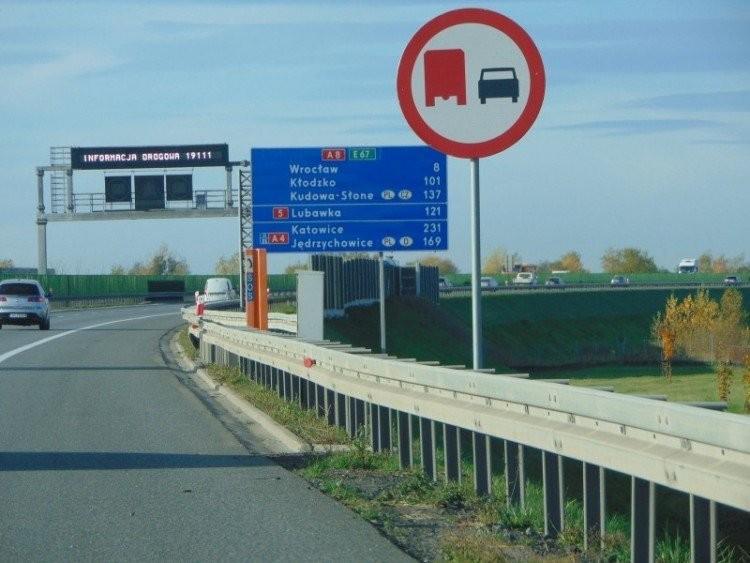 Wrocław: Kilka samochodów zderzyło się na autostradzie A4