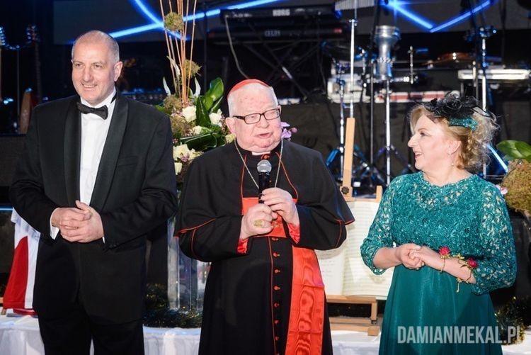 Dziś kolejny bal dobroczynny Dutkiewiczów. Zobacz, jakie przedmioty trafią na licytację
