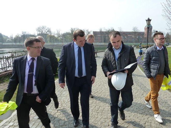 Wizytacja wielkiej inwestycji we Wrocławiu. Warta jest niemal tyle, co budowa stadionu