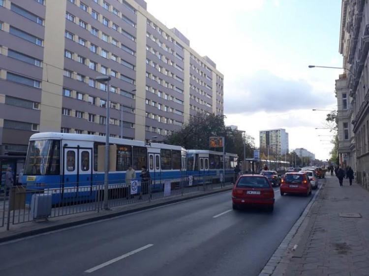 Awaria tramwaju na Grabiszyńskiej. Pasażerów rozwoziły autobusy