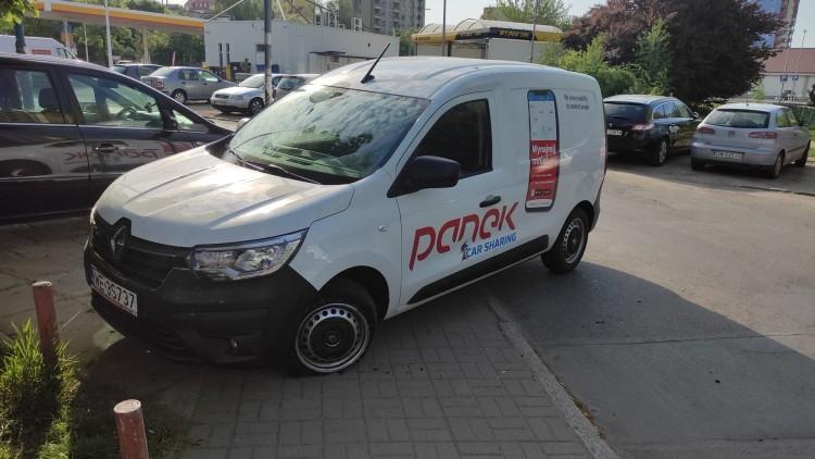 Drift na Nowym Dworze autem z wypożyczalni. Może słono kosztować kierowcę!