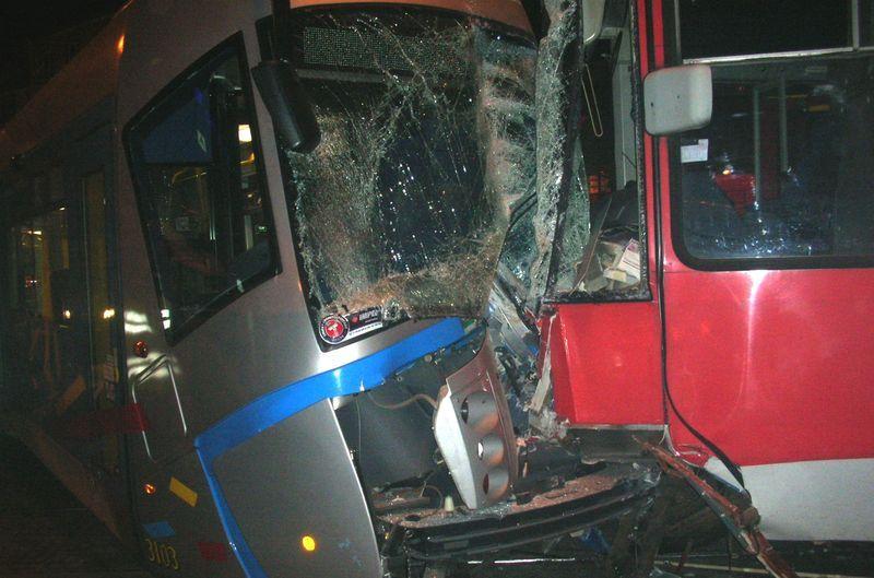 Wypadek Tramwaju Plus: 8 osób rannych, skoda do remontu
