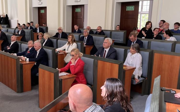 Radni, którzy postanowili zablokować pieniądze na szpitale i dzieci