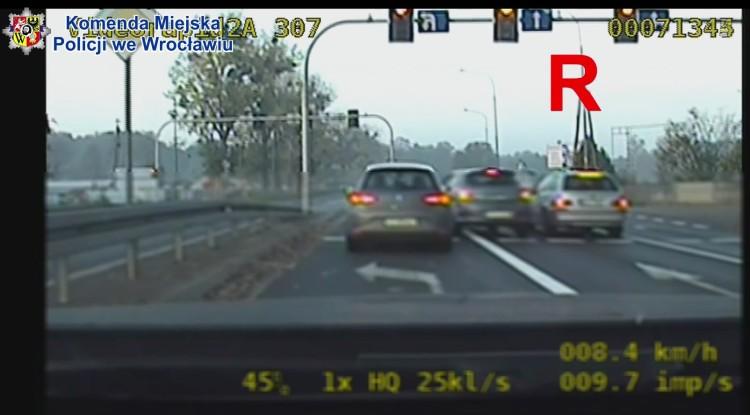 Po „występie” na oczach policjantów 22-letni student będzie jeździł na uczelnię autobusem [WIDEO]