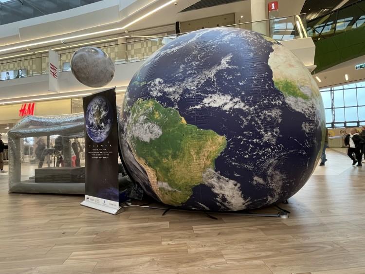 Weź udział w kosmicznej misji! Interaktywna wystawa planetarna w Alei Bielany