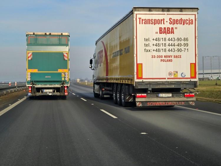 Wielokilometrowy korek na autostradzie pod Wrocławiem. Jak go ominąć?