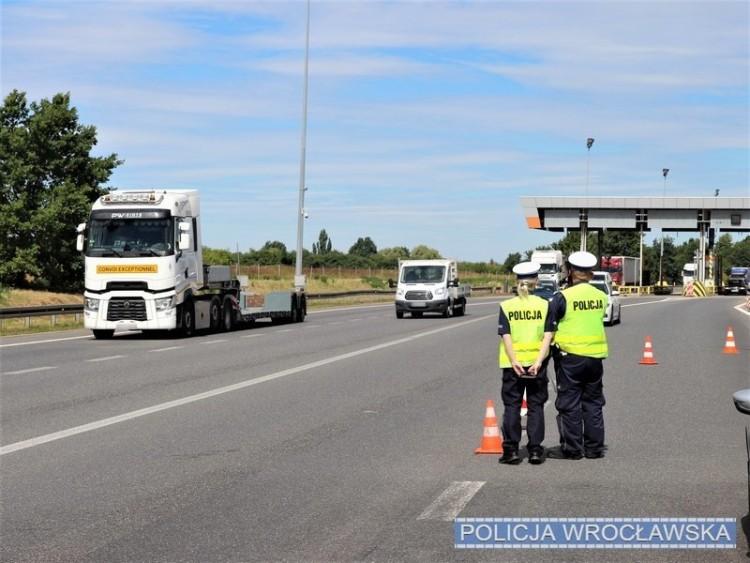 Sprawdzali, czy ludzie zachowują dystans. Posypały się mandaty