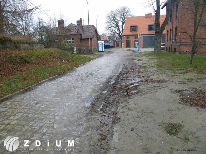 Za ćwierć miliona złotych przebudowują układ drogowy w obrębie kampusu naukowego