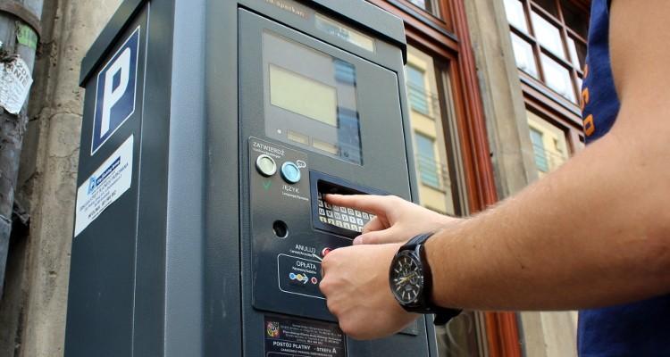 Znikają kolejne bezpłatne parkingi [TU TRZEBA BĘDZIE PŁACIĆ ZA PARKOWANIE]