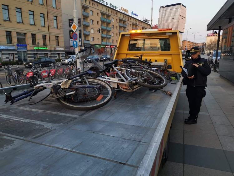 Rowerowe wraki znikają z ulic. Jednoślady można później wykupić z parkingu