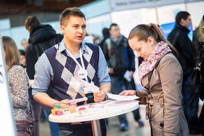 Rekordowe targi pracy w Hali Stulecia. Ponad 100 firm szuka pracowników
