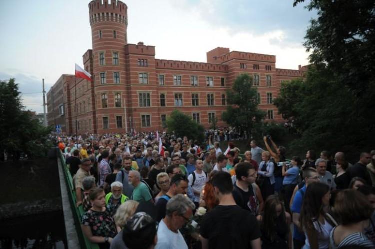 Prezydent zawetował ustawy o sądach. Czy to koniec protestów o „wolne sądy”?