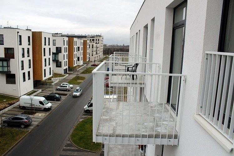 TBS oszczędza: przykręca kaloryfery i zmniejsza temperaturę wody w mieszkaniach