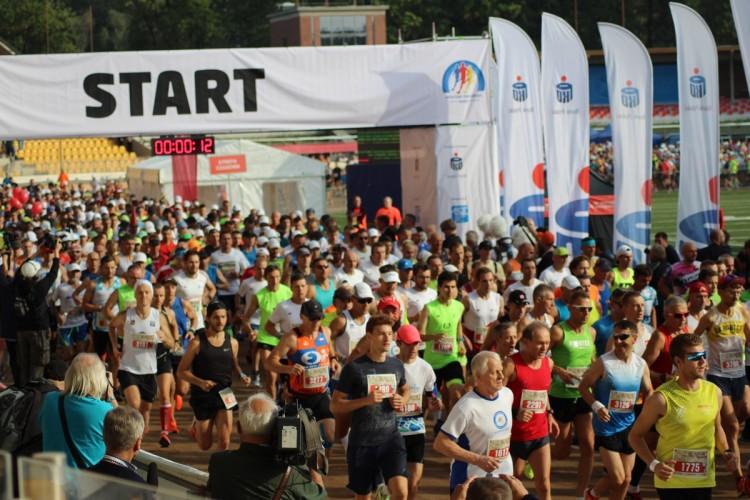 W niedzielę maraton. Utrudnienia, zmiany w komunikacji miejskiej