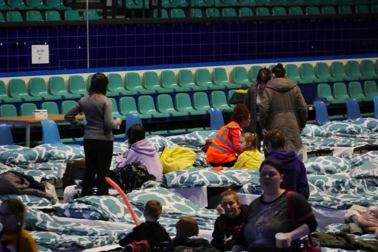Pierwsi uchodźcy z Ukrainy zamieszkali w hali Orbita