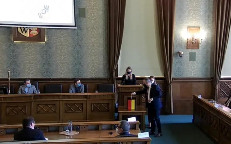 Rada Miejska Wrocławia ma nowego przewodniczącego. W ratuszu doszło do awantury