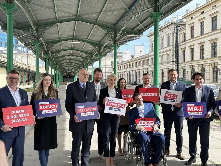 Na Świebodzkim o dworcu, zdrowiu i rowerach