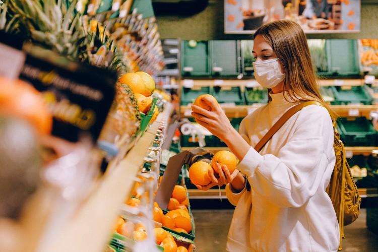 Sklepy w sylwestra. Do której godziny są czynne? [BIEDRONKA, LIDL, AUCHAN, KAULAND, ŻABKA i inne] - 31.12.2021