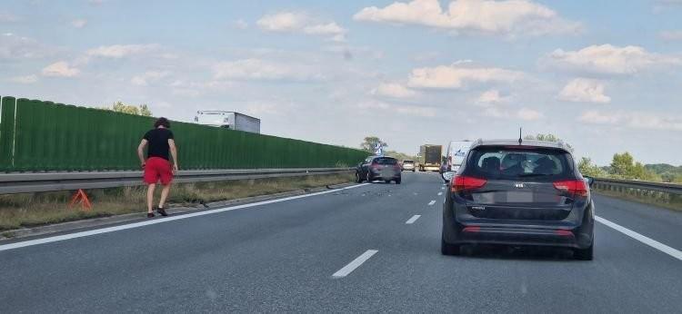 Wypadek na “ósemce”. Zablokowany jeden pas ruchu