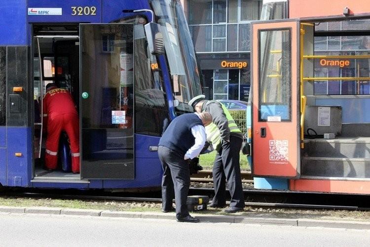 Wrocław: Komunikacyjny horror. Połamany pantograf zablokował most
