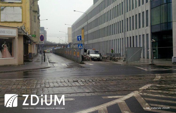 Do końca kwietnia potrwają utrudnienia na Komandorskiej