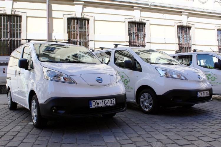 Urząd miejski kupił samochody elektryczne. Sprawdź, kto będzie nimi jeździł?!