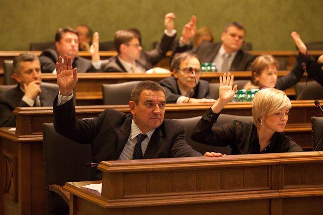 Radni Dutkiewicza podwyższyli ceny wody i ścieków
