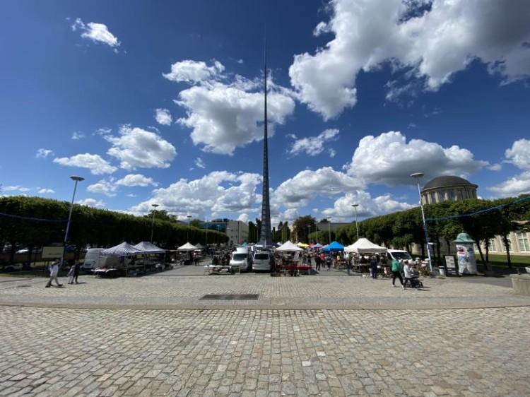 Mimo epidemii otoczenie Hali Stulecia tętni życiem. Otwarty taras i chata grillowa [ZDJĘCIA]
