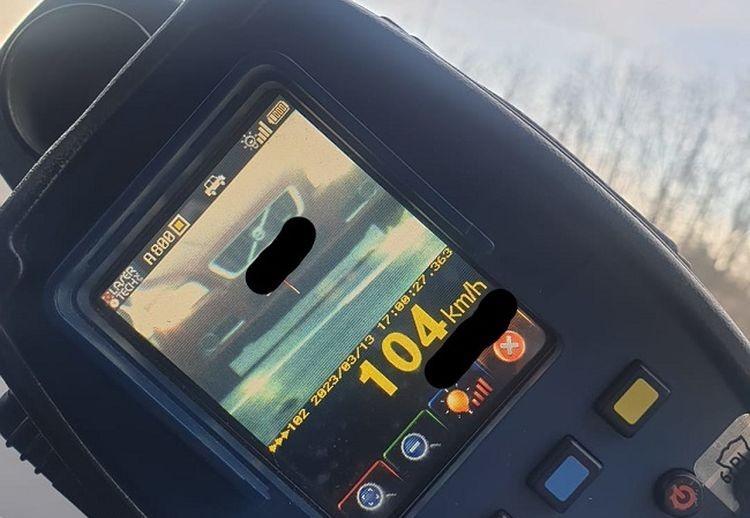 3 tys. zł mandatu i 13 punktów karnych. Kierowca volvo zapłaci podwójnie