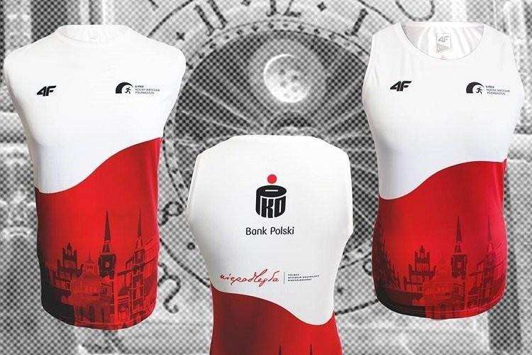 Biało-czerwone koszulki dla uczestników PKO 6. Nocnego Wrocław Półmaratonu